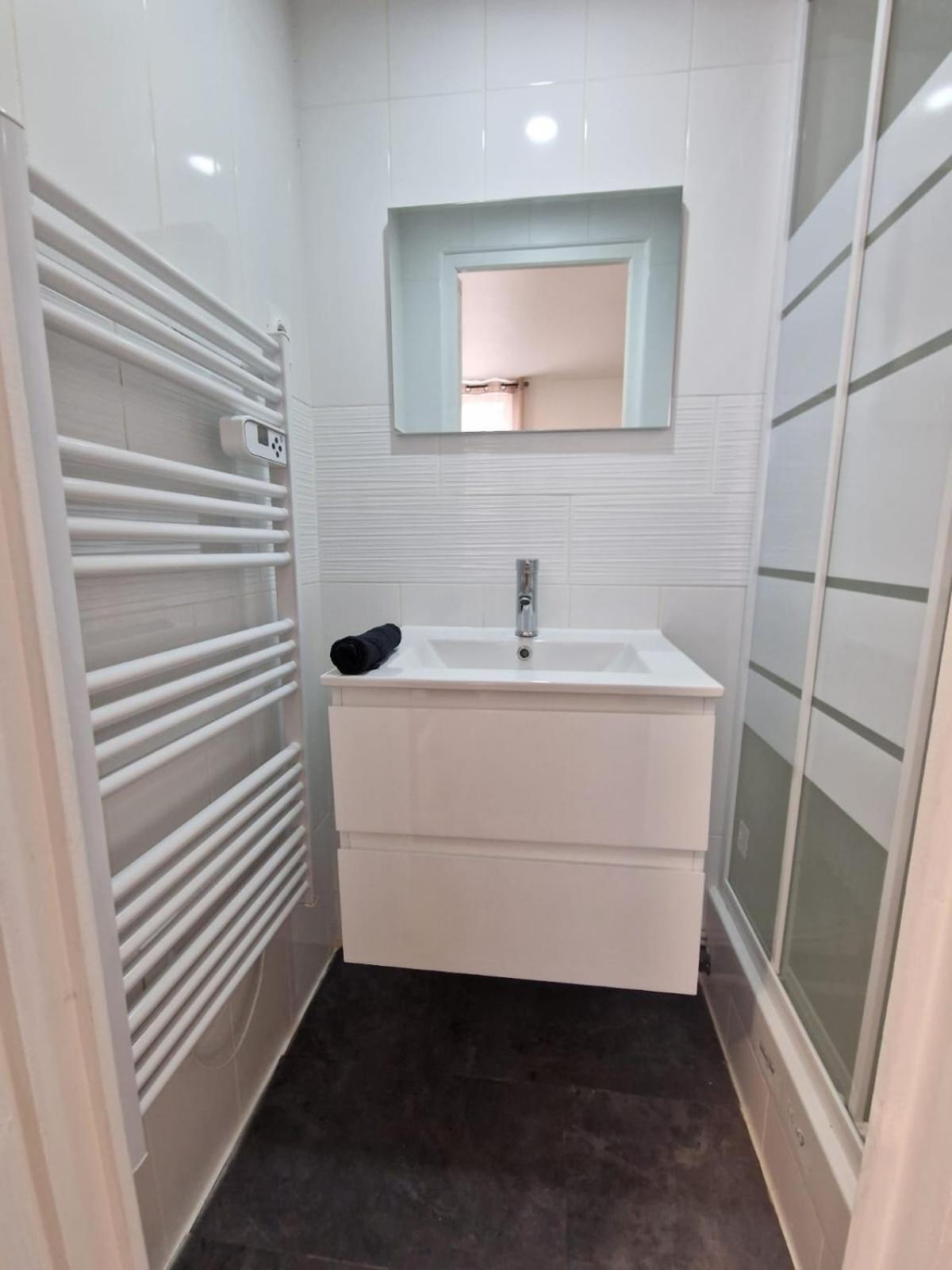 Appartement Hyper Centre Cosy Avec Balcon Chateaudun Ngoại thất bức ảnh