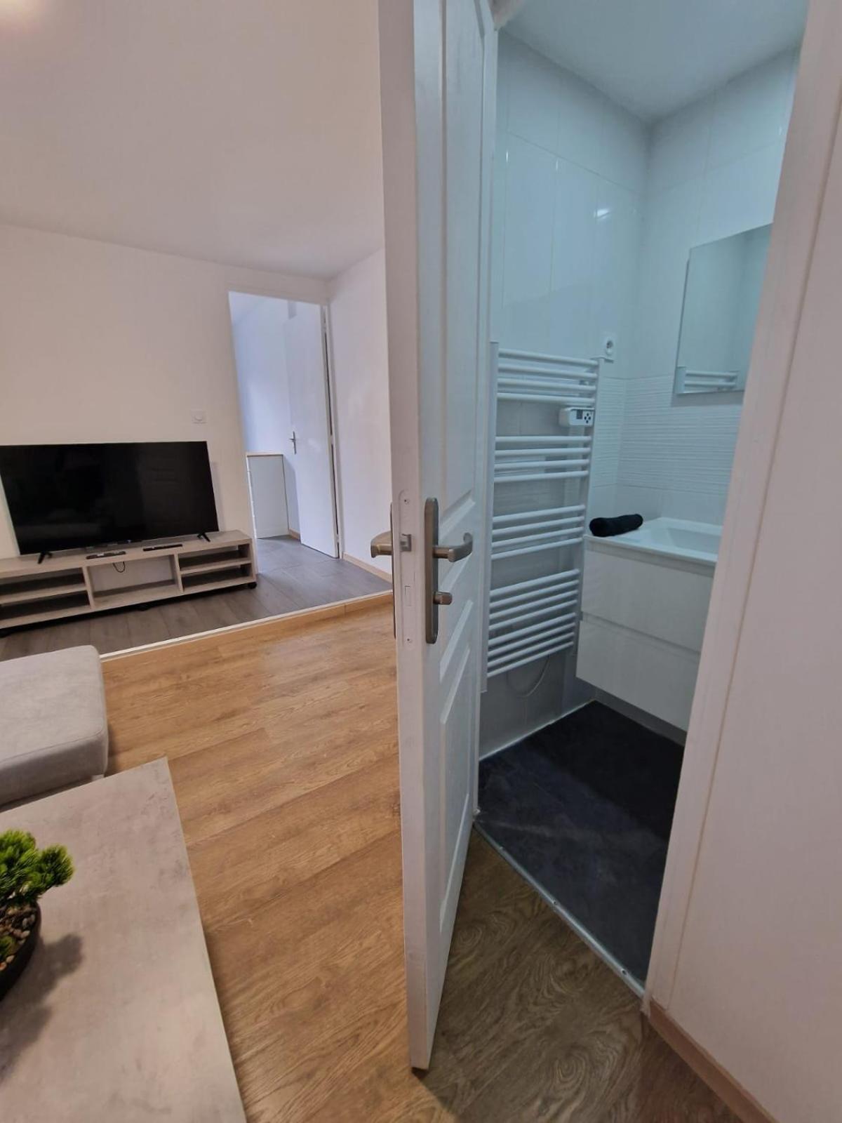 Appartement Hyper Centre Cosy Avec Balcon Chateaudun Ngoại thất bức ảnh